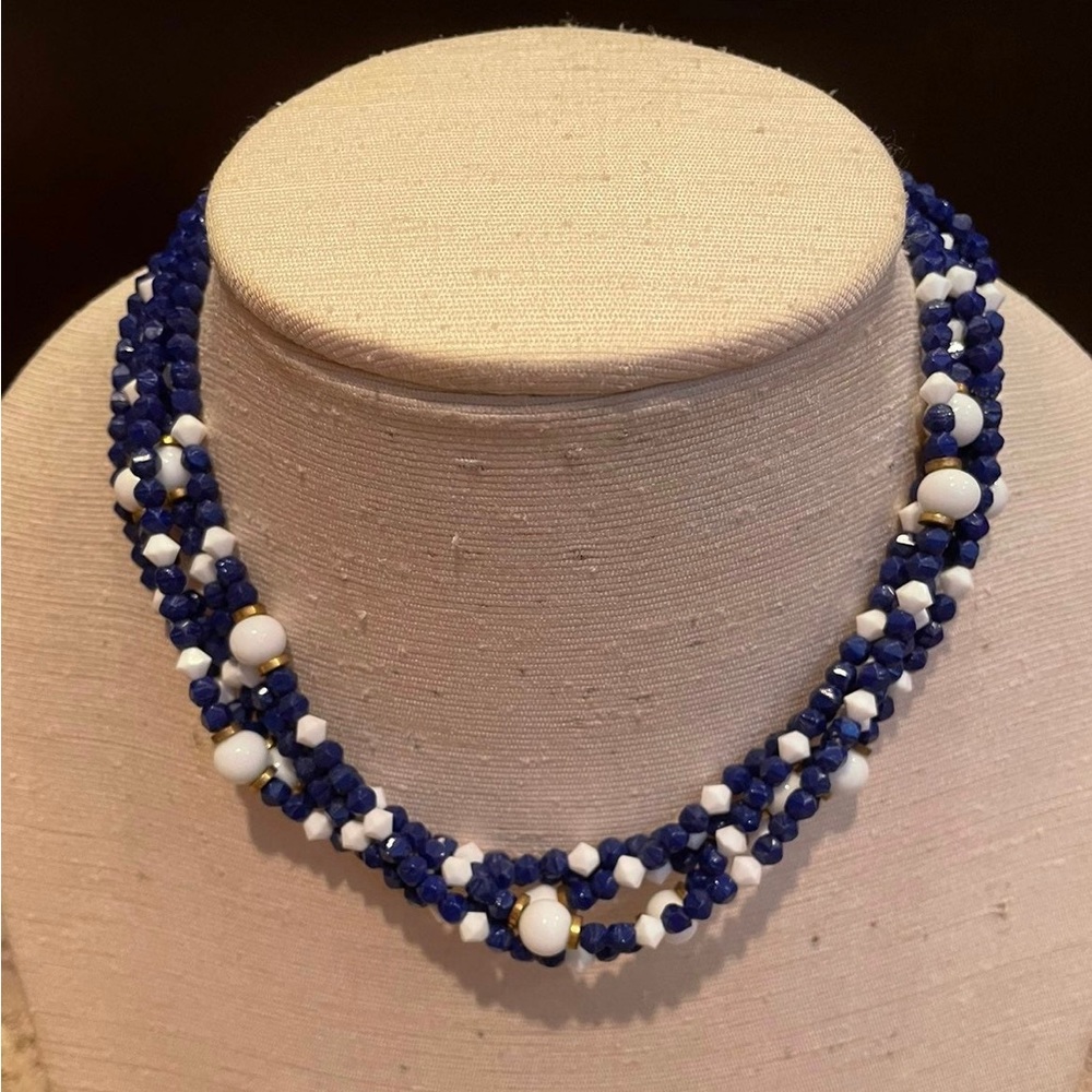 Vintage multi layered beaded necklace
Blue and white